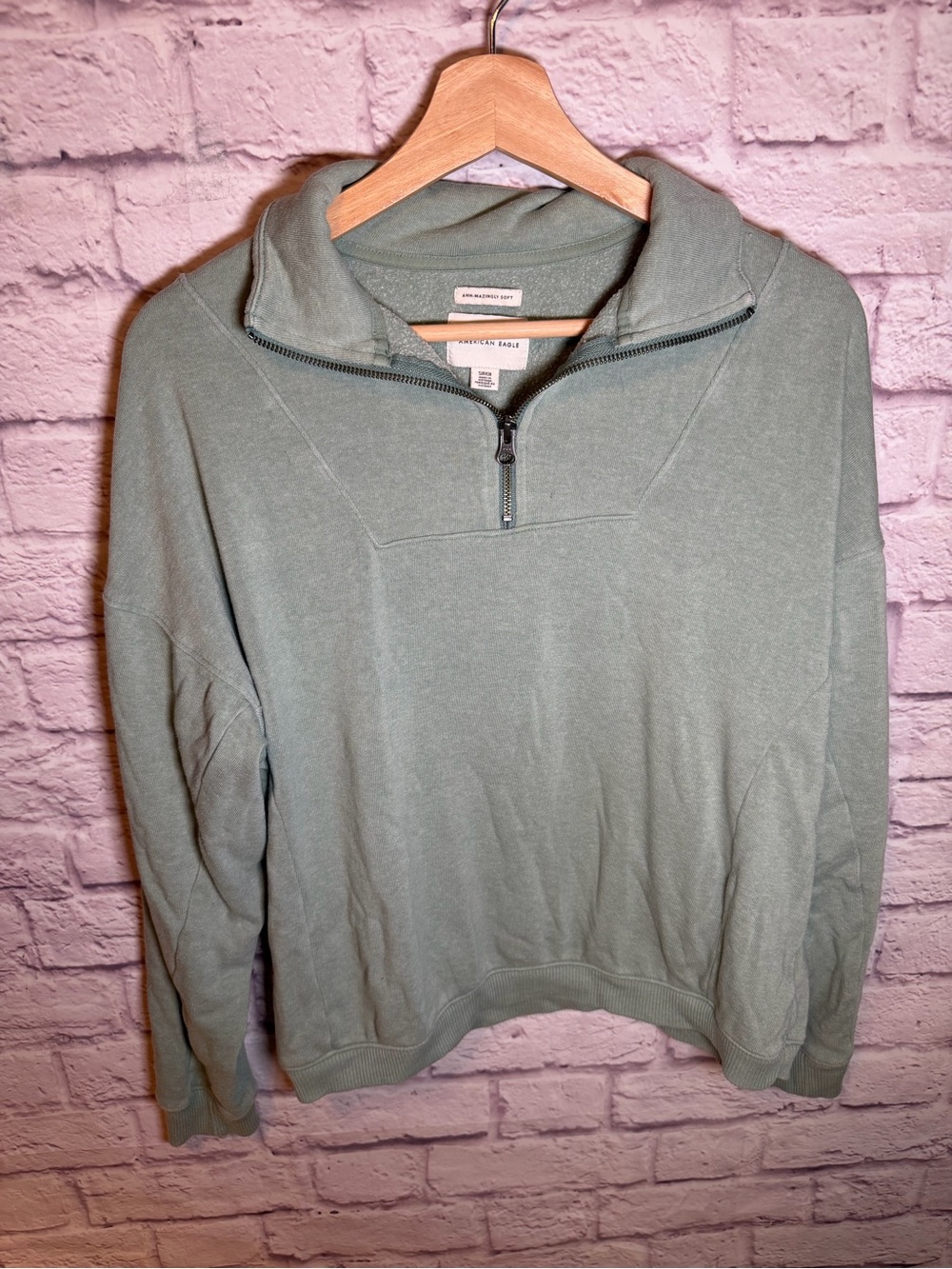 American Eagle‎ cropped quarter zip sage green color women’s size small